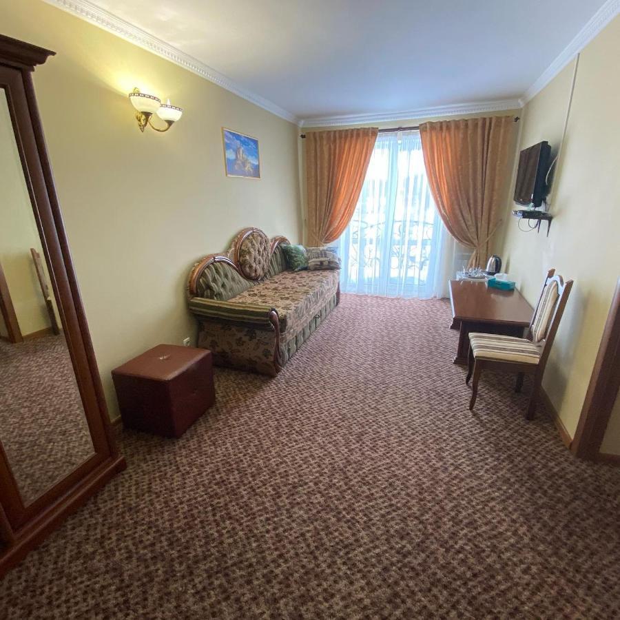 Hotel Three Korony Skhidnytsia Extérieur photo