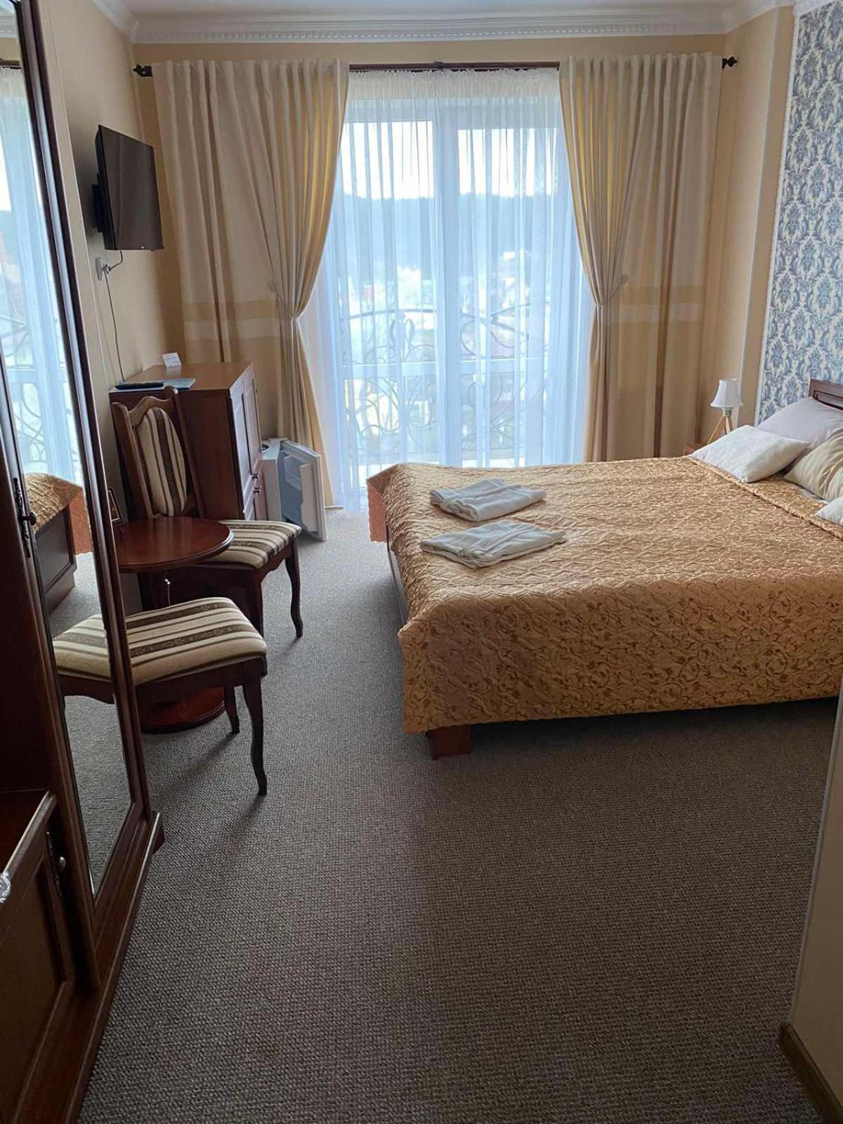 Hotel Three Korony Skhidnytsia Extérieur photo