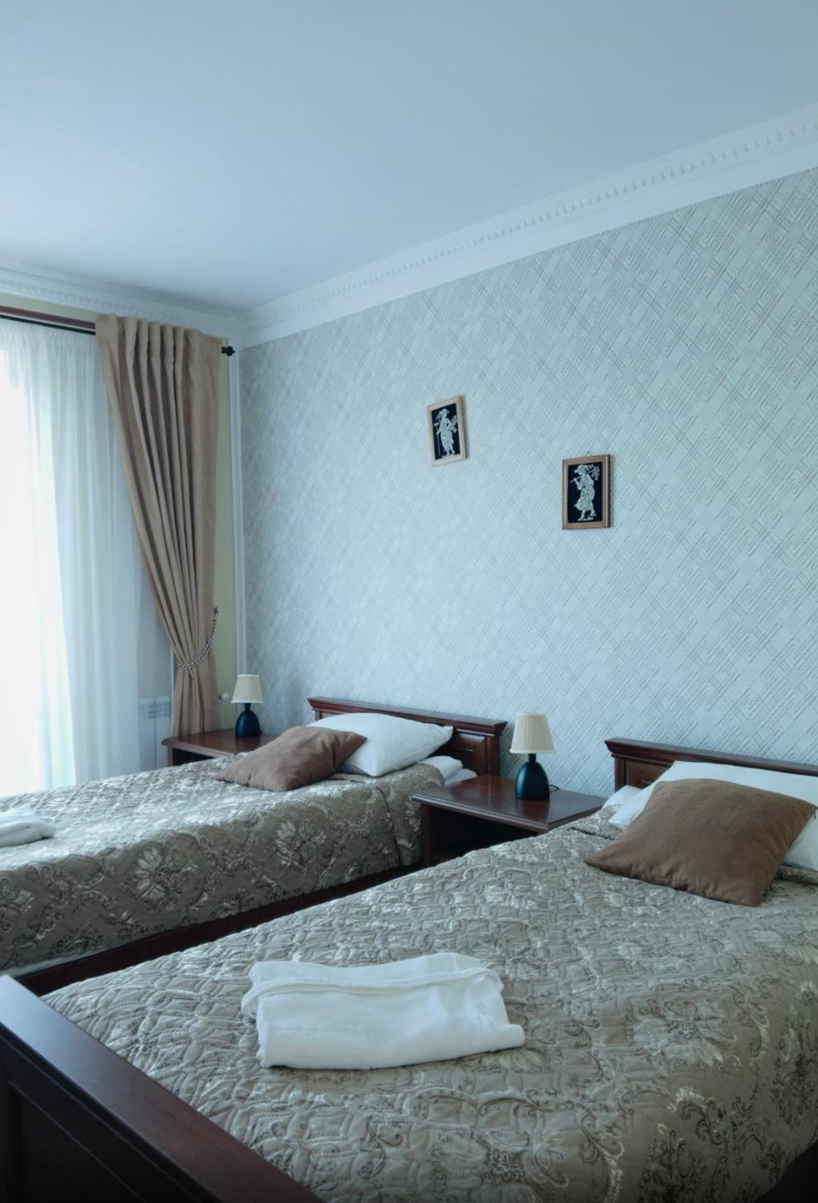 Hotel Three Korony Skhidnytsia Extérieur photo