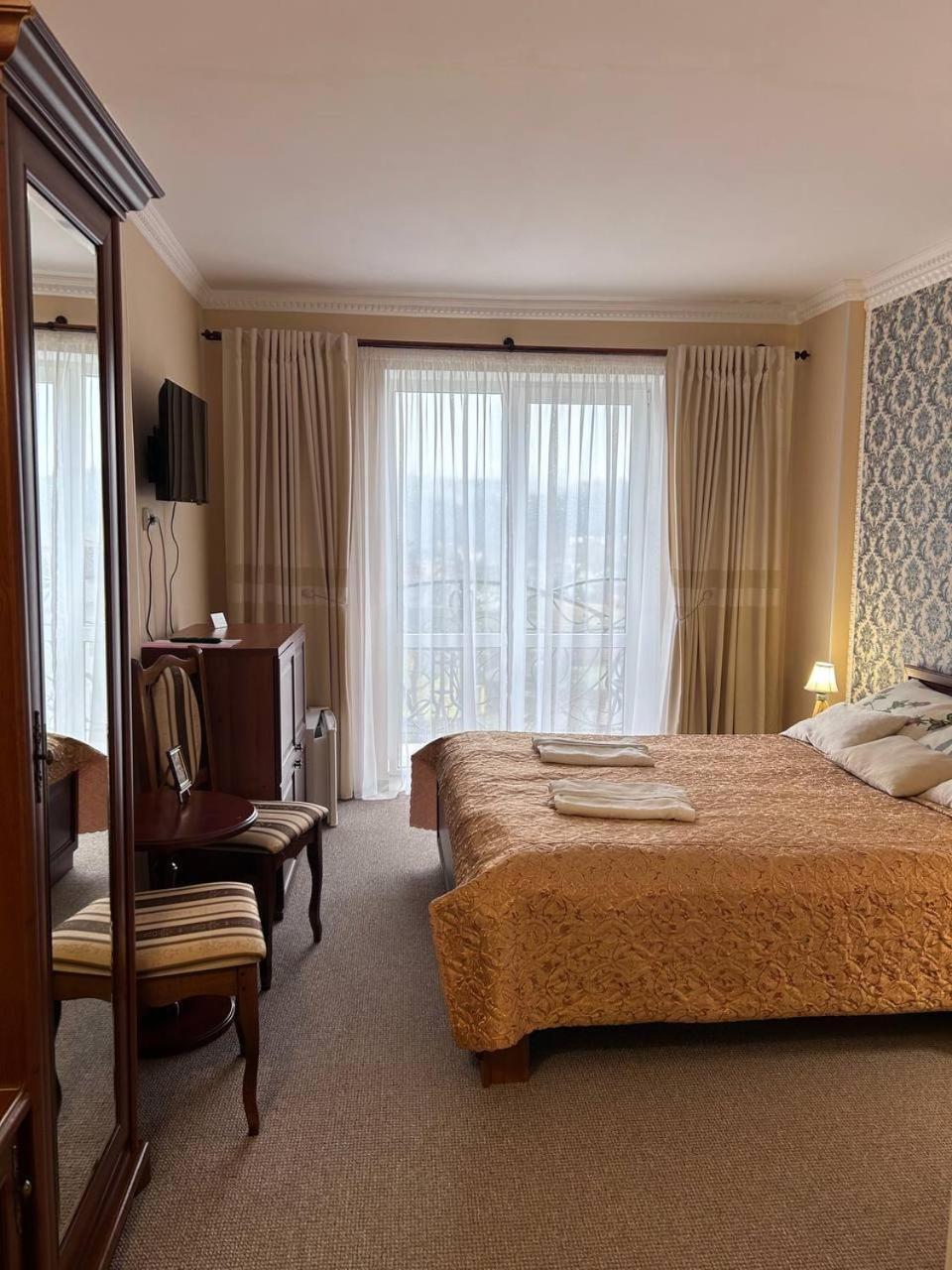 Hotel Three Korony Skhidnytsia Extérieur photo